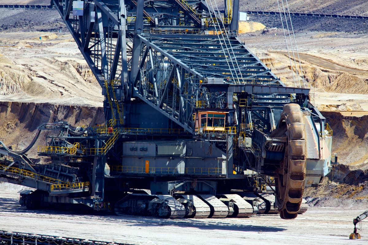 Team Installing Coal Processing Equipment